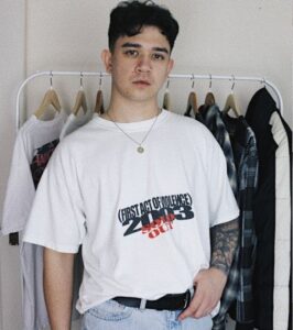 Half tuck the oversized tshirt