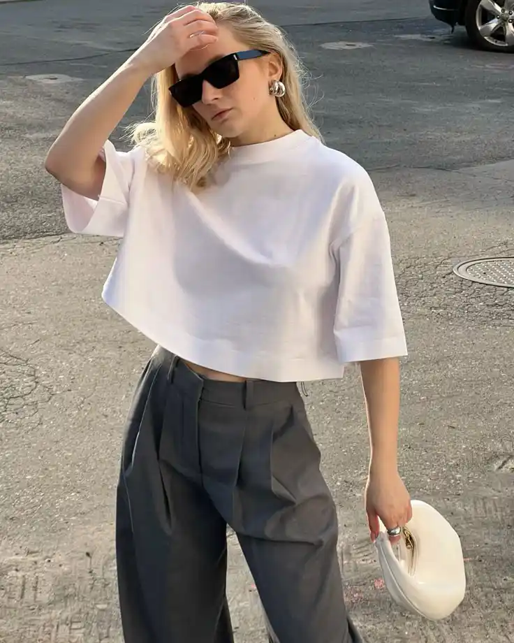 oversized t shirts like a crop top